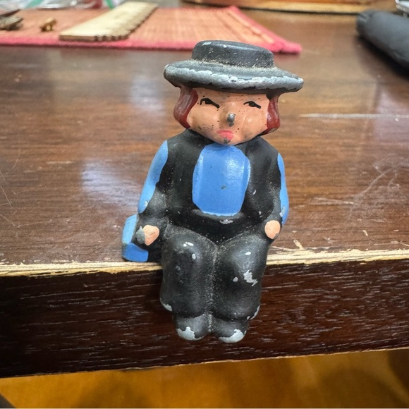 Vintage Miniature Cast Iron  Amish Figurine Boy - Picture 1 of 9